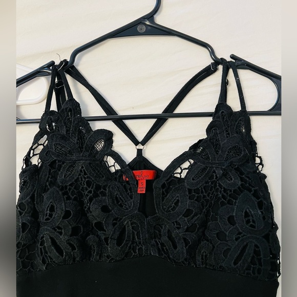 Two tanks - Picture 3 of 3